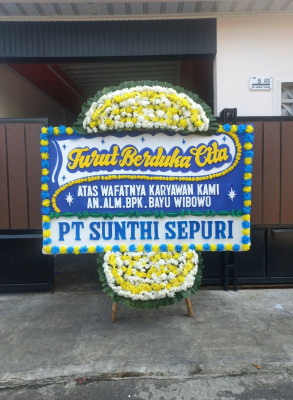Papan Bunga Duka di Pangkalan Sesai